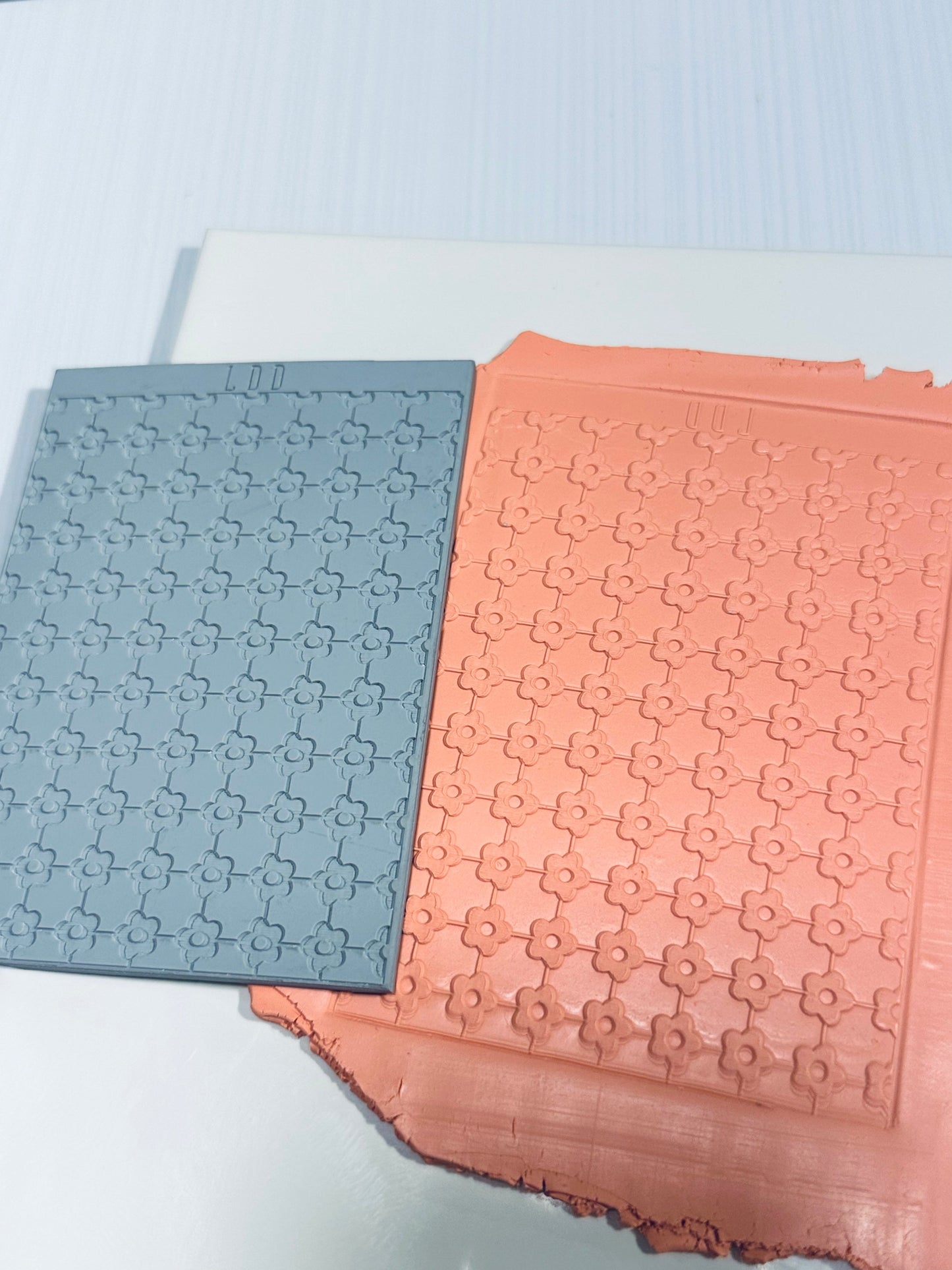 Floral Checkered Texture Mat